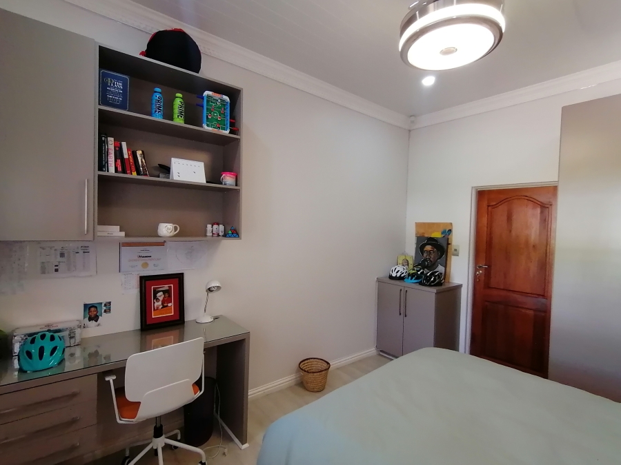 6 Bedroom Property for Sale in Wilkoppies North West